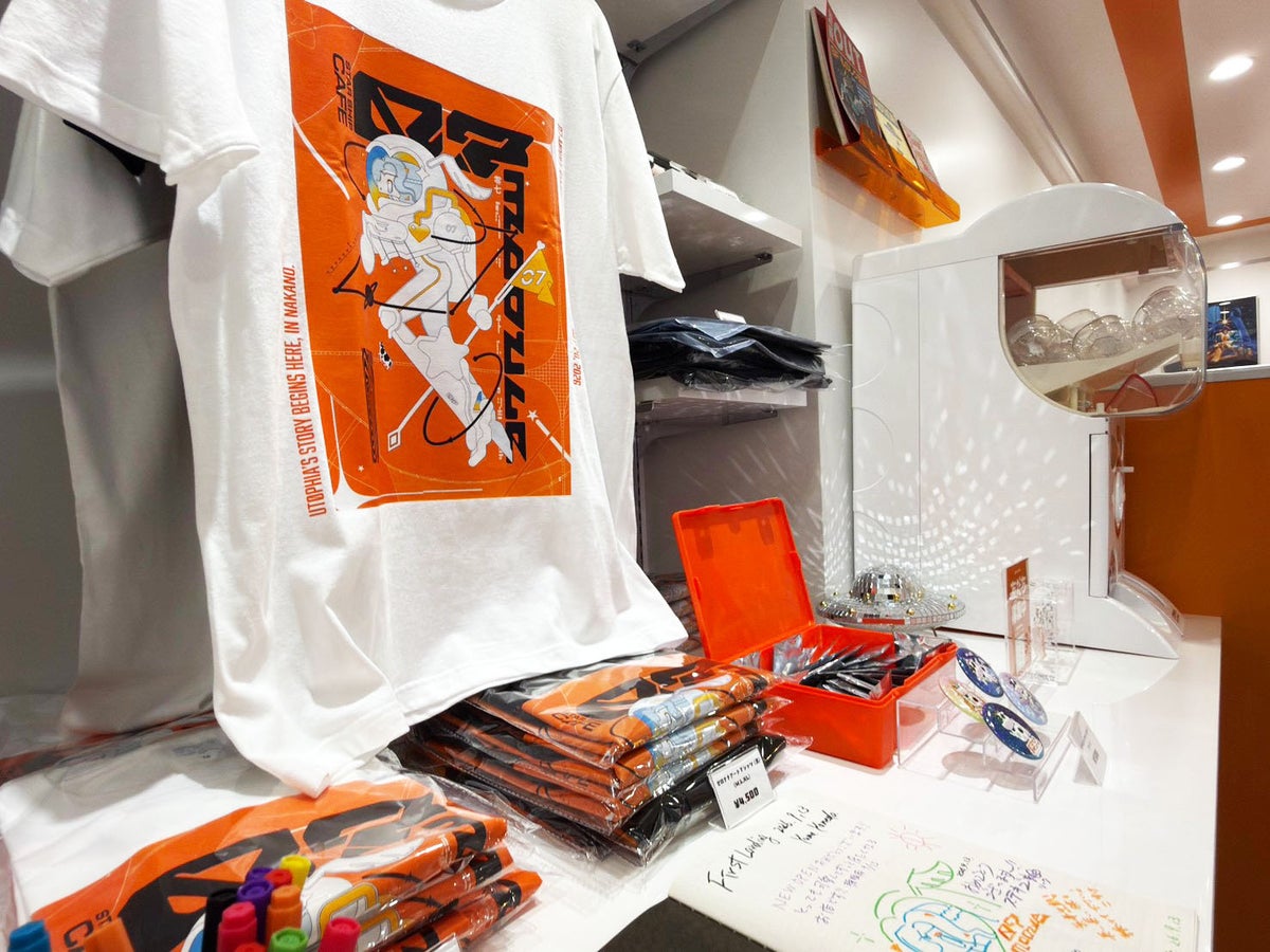 The goods corner features original items and will soon include items to support your oshi activities.