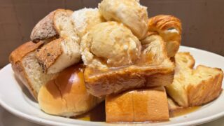 ¥550 Bread Buffet at Wagyu Shokudo waigaya[s] in Shinjuku, Tokyo September 16