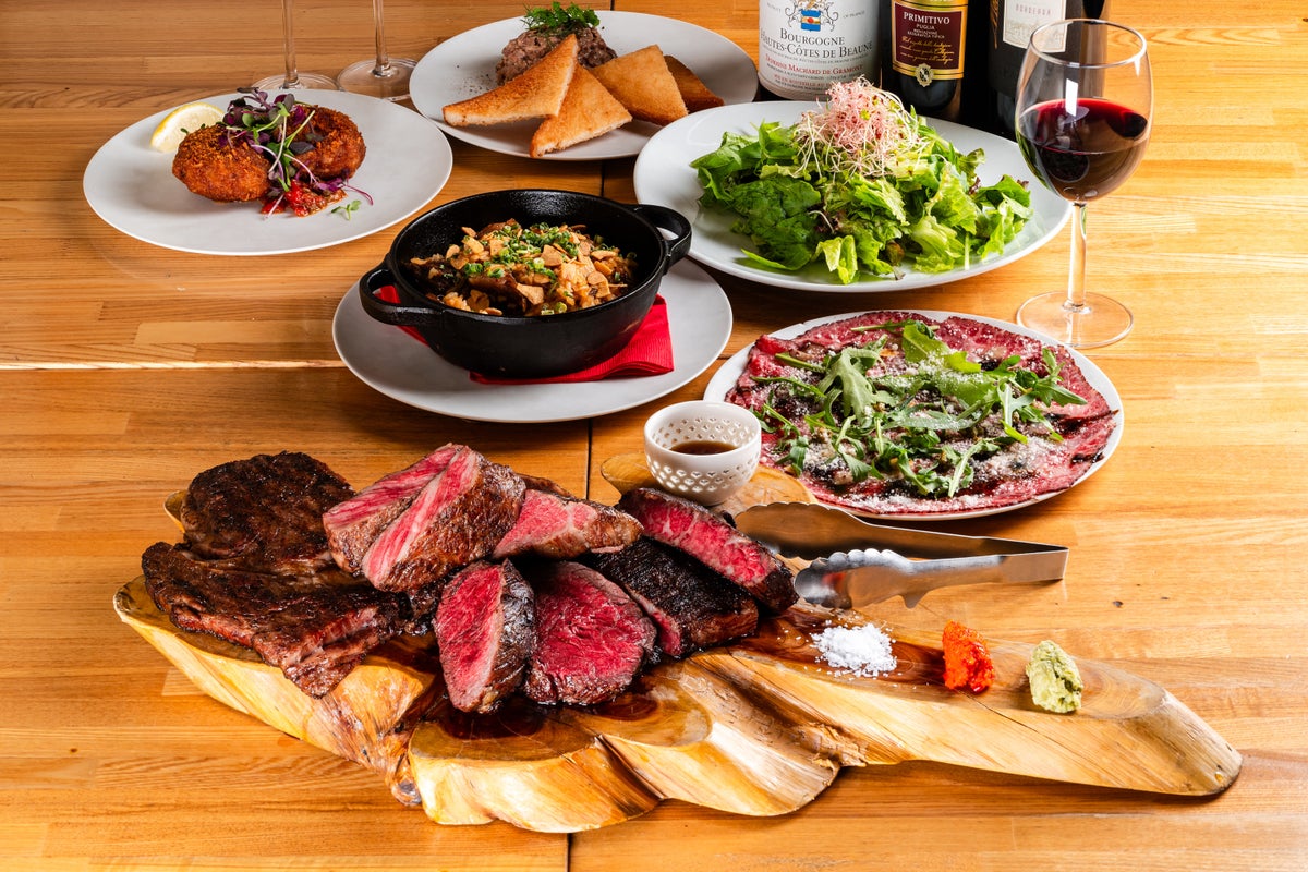 ¥550 Bread Buffet at Wagyu Shokudo waigaya[s] in Shinjuku, Tokyo September 16