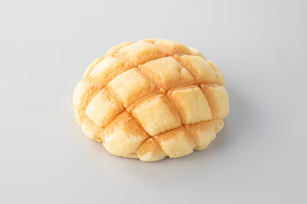 ■Saku Fuwa Melon Pan - ¥118 (tax included ¥127.44)