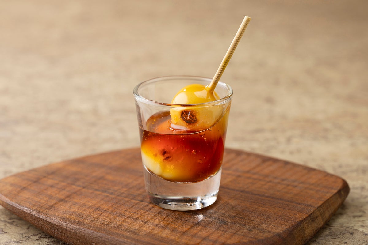Enjoy our grilled Mitarashi dango coated in a sweet and savory Mitarashi sauce.