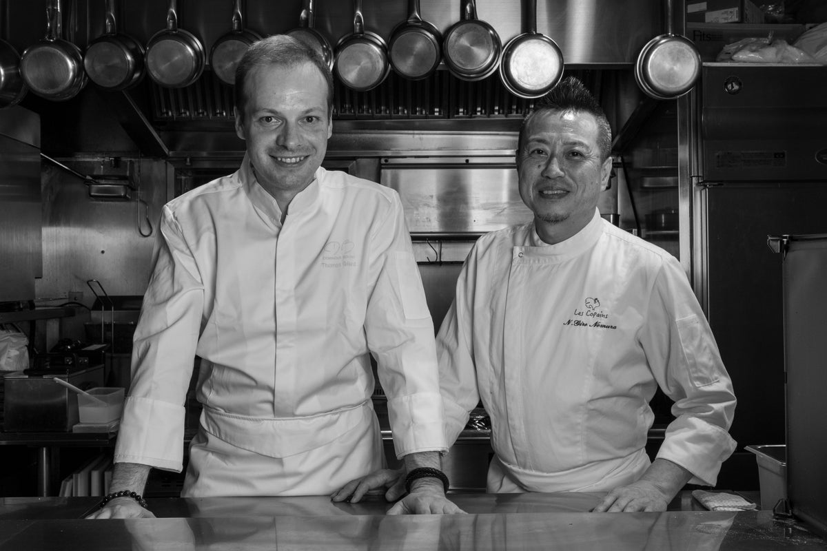 This seventh edition features Chef Nomura 'Giro' Hōshi from Les Copains de Dominique Bouchet and Pastry Chef Gérard Thoma, creating a one-night-only course inspired by artworks. The meal begins with a 'table art' appetizer that uses the table as a canvas, reflecting the colors of the artwork. Followed by seafood, main course, and dessert, each inspired by a different piece.