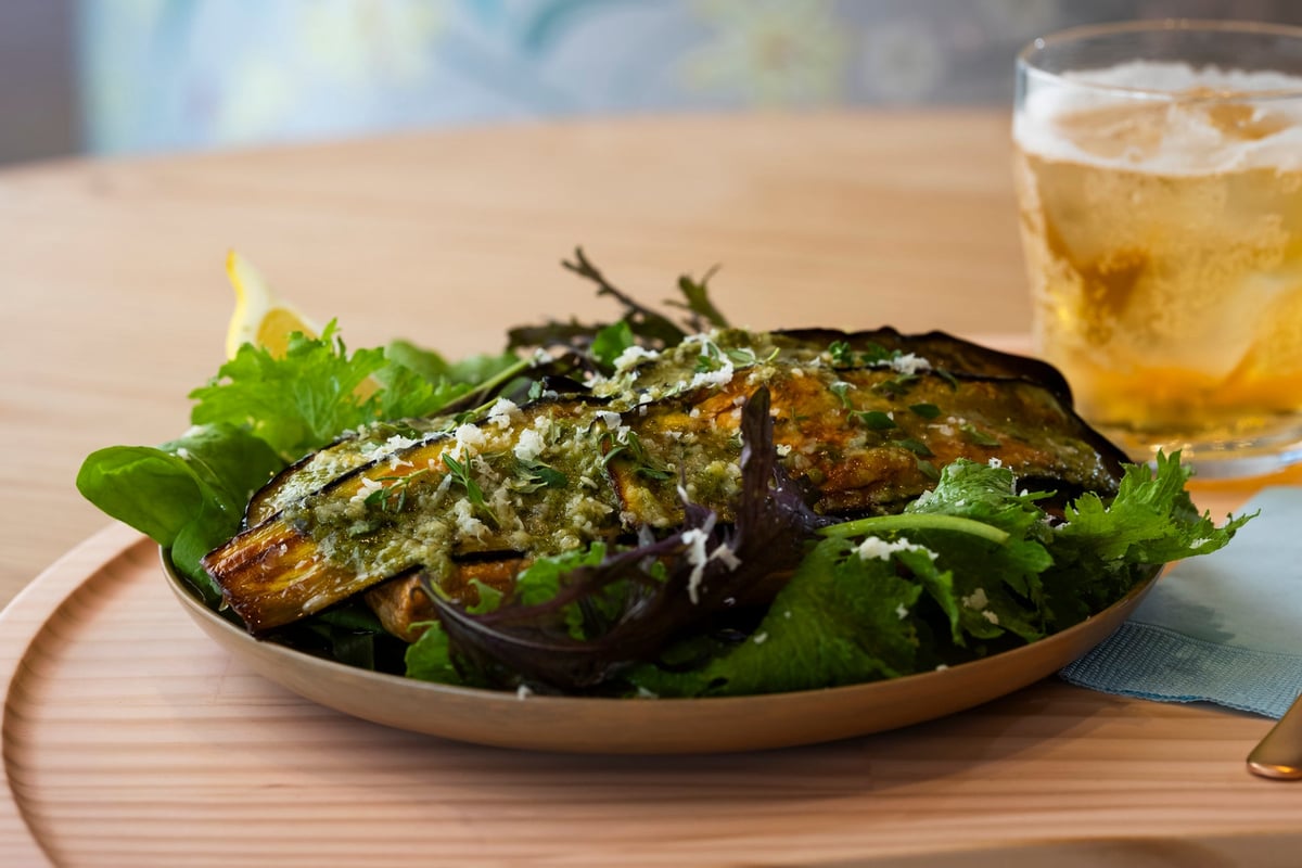 Open vegetable pie with eggplant and Buerigione butter — ¥1,520 (tax included) (includes leaf salad)