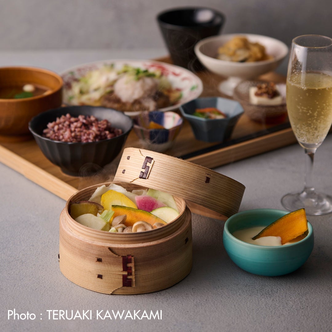 Choose Your Main Dish with Cheese Fondue Seiro — ¥2,610 (tax included)
