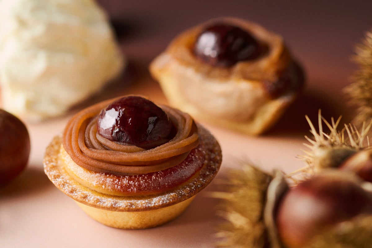 The popular Mont Blanc, a symbol of autumn, is now available in a new luxurious chestnut version. It features a light, melt-in-your-mouth chestnut cheese mousse with rich chestnut flavor, topped with chestnut cream and Sibuya chestnuts, creating a vibrant appearance that celebrates the season. The price is ¥450 (tax included).