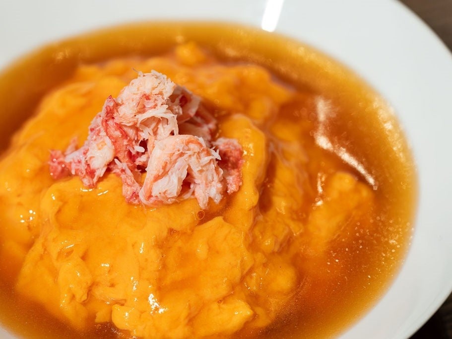 Tianjin Fried Rice with Sakakaku Tamago and Red Snow Crab — ¥2,300 (tax included)