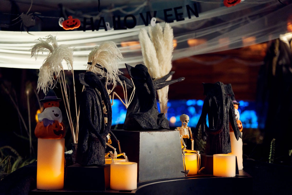 ¥3,500 BLACK ROSE HALLOWEEN Afternoon Tea at Shinjuku Lime, Tokyo
