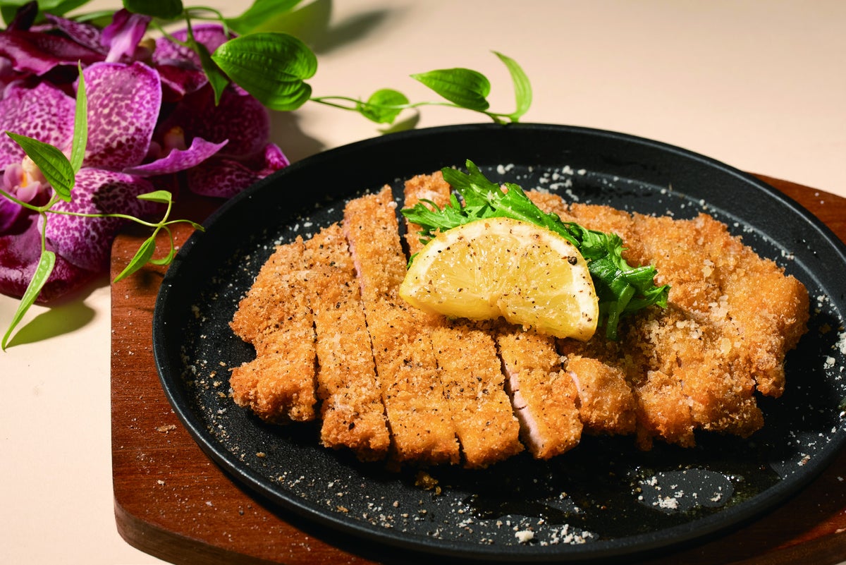 All-You-Can-Eat Bread at bloom&brew in Osaka’s Tennoji for ¥600