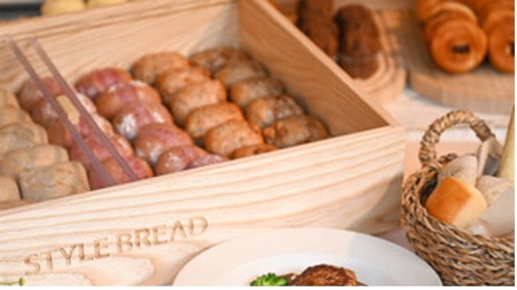 All-You-Can-Eat Bread at bloom&brew in Osaka’s Tennoji for ¥600