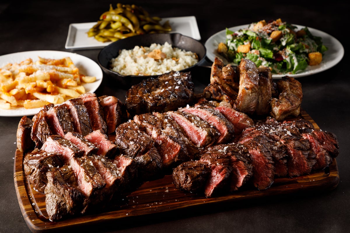 From ¥4,900: Steak Courses at California Lounge Grill&Bar in Kawasaki