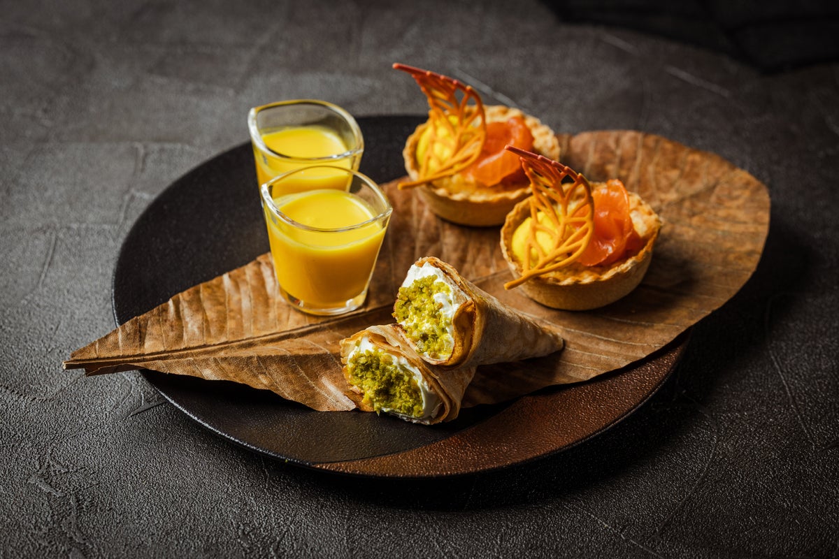 <Savory Dishes> ‘Chestnut Flour Crepe’ made with Italian chestnut flour, paired with cheese cream, prosciutto, and persimmon for a perfect balance of sweet and salty flavors. ‘Autumn Salmon and Mushroom Quiche’ uses Hokkaido-grown <Yutaka> autumn salmon and mushrooms. ‘Pumpkin Soup’ highlights the natural sweetness of sustainably farmed Moark pumpkins, resulting in a rich, smooth texture.” class=”wp-image-41256″>
<figcaption class=