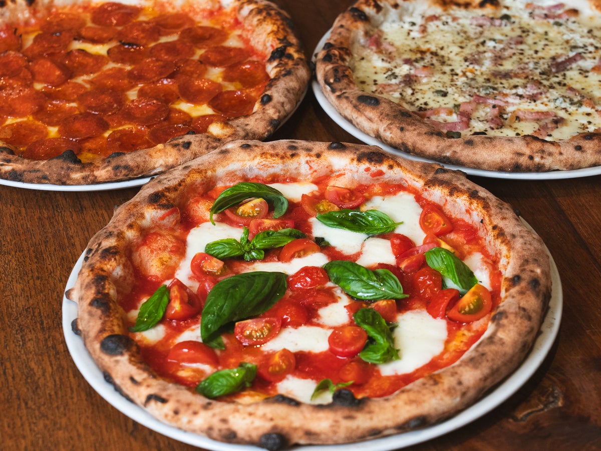 【PIZZA】A specialty pizza baked in a stone oven imported directly from Italy