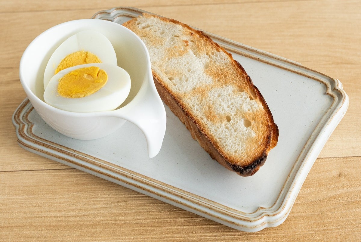 B. Boiled Egg: Using eggs from Naturafarm. These eggs are produced with a proprietary blend of feed to ensure the health of the chickens and the flavor of the eggs, raised from hatchlings through our self-developed chick rearing process.