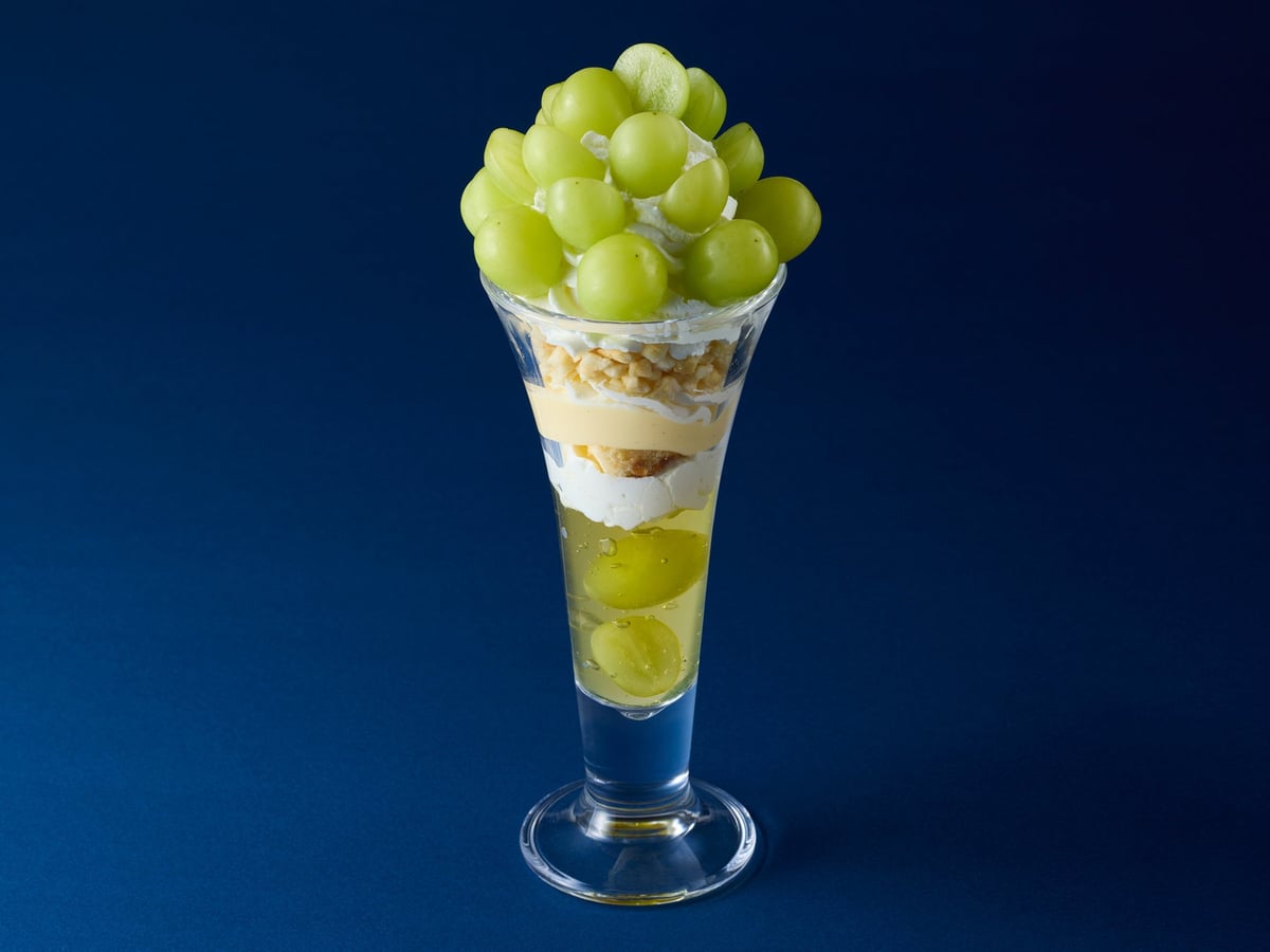 ¥1,859 Cocos Shine Muscat Parfait in Japan Uses 14 Grapes