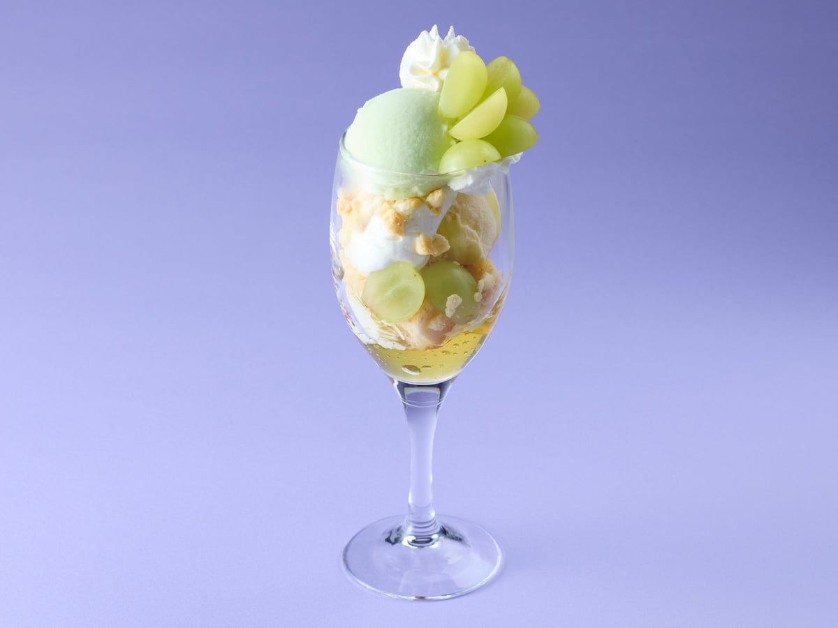 ¥1,859 Cocos Shine Muscat Parfait in Japan Uses 14 Grapes