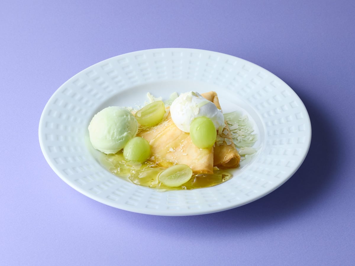 ¥1,859 Cocos Shine Muscat Parfait in Japan Uses 14 Grapes
