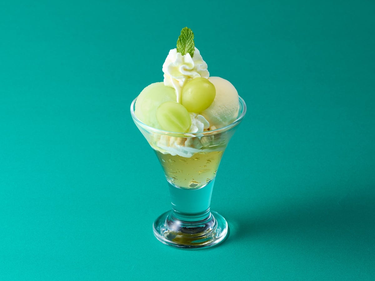 ¥1,859 Cocos Shine Muscat Parfait in Japan Uses 14 Grapes