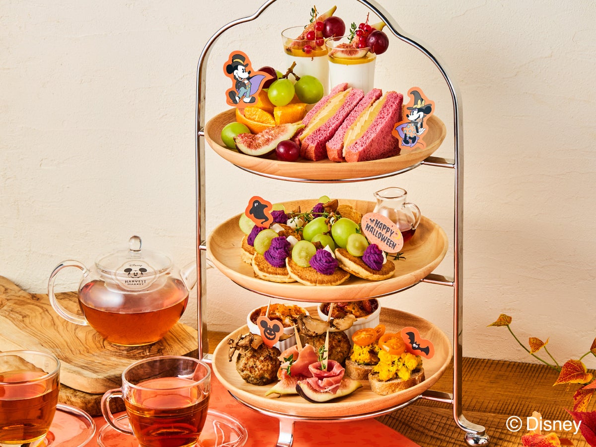 Trick or Treat! Halloween Afternoon Tea Set <Mickey & Minnie> (Includes Drink & Original Novelty)” class=”wp-image-36651″>
<figcaption class=