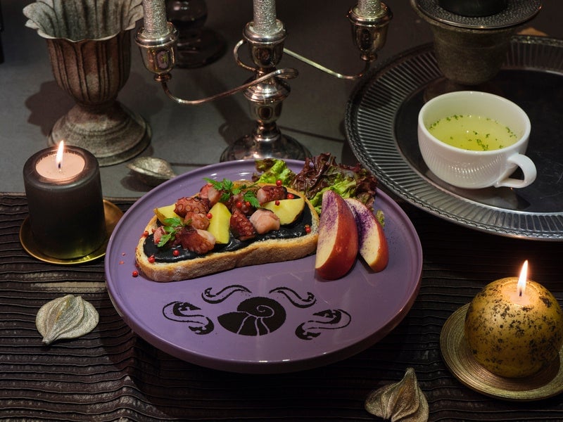Ariel Deep Sea Garlic Octopus Open Sandwich — ¥1,890 (tax included)
