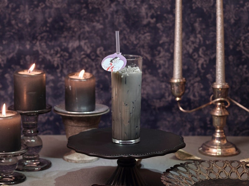 The Villain offers a Gray Cafe Latte for ¥1,090 (tax included).