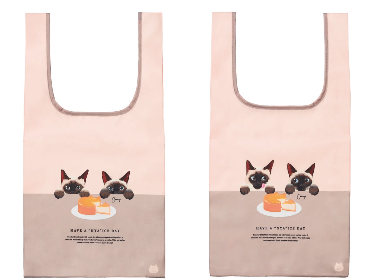 Left: Front view, Right: Back view.