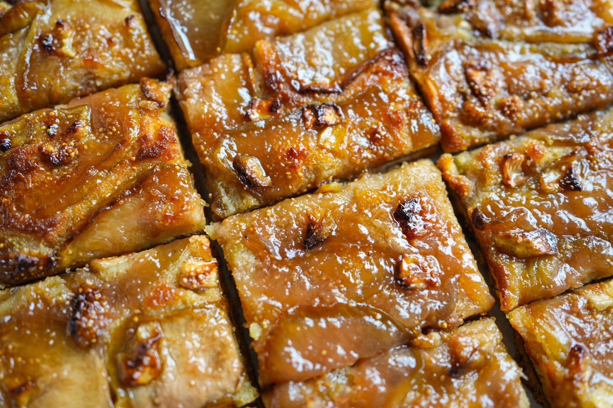 A tart baked with the deliciousness of autumn figs, roasted to bring out their flavor. ¥330 (tax included)