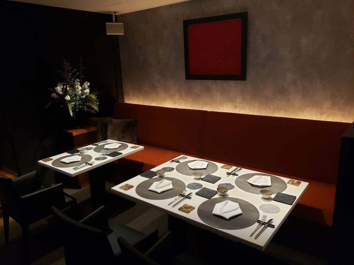 Table seats