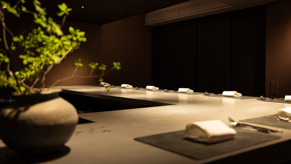 Inside Ginza Quinto