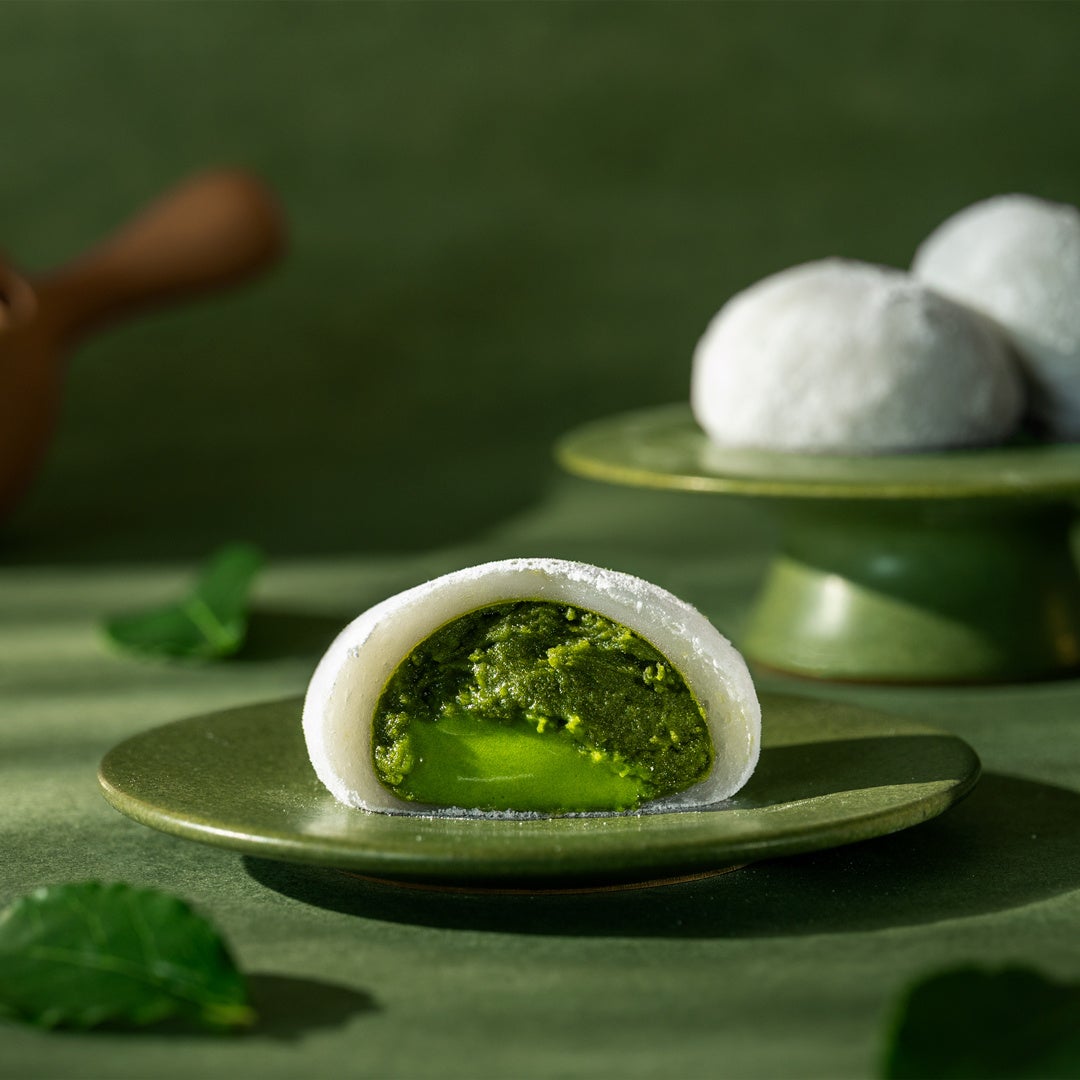Matcha Nama Dango (2 pieces) is made with a special matcha an and matcha cream to maximize the rich aroma and flavor of matcha. The deep richness of the an, followed by smooth cream melting in the center, creates a layered, three-dimensional Uji matcha flavor unlike anything else.