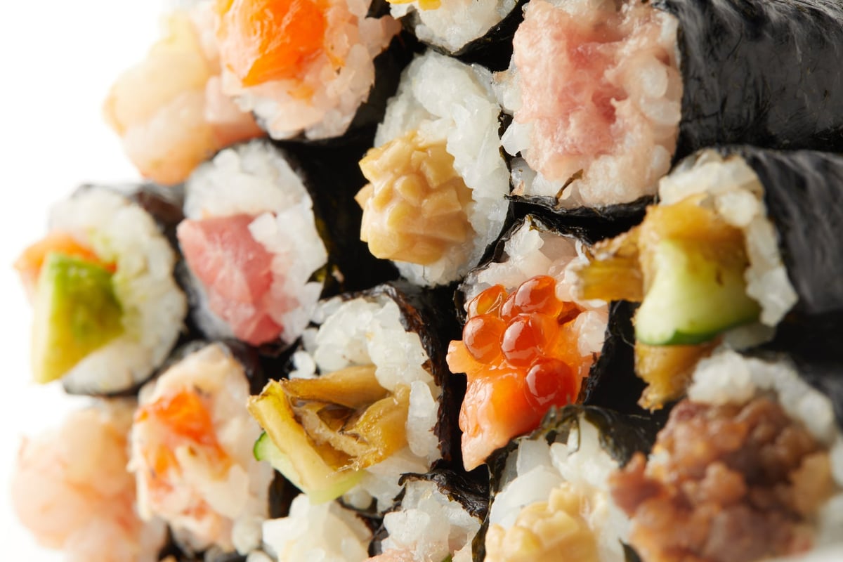 Over 20 types of maki sushi available.