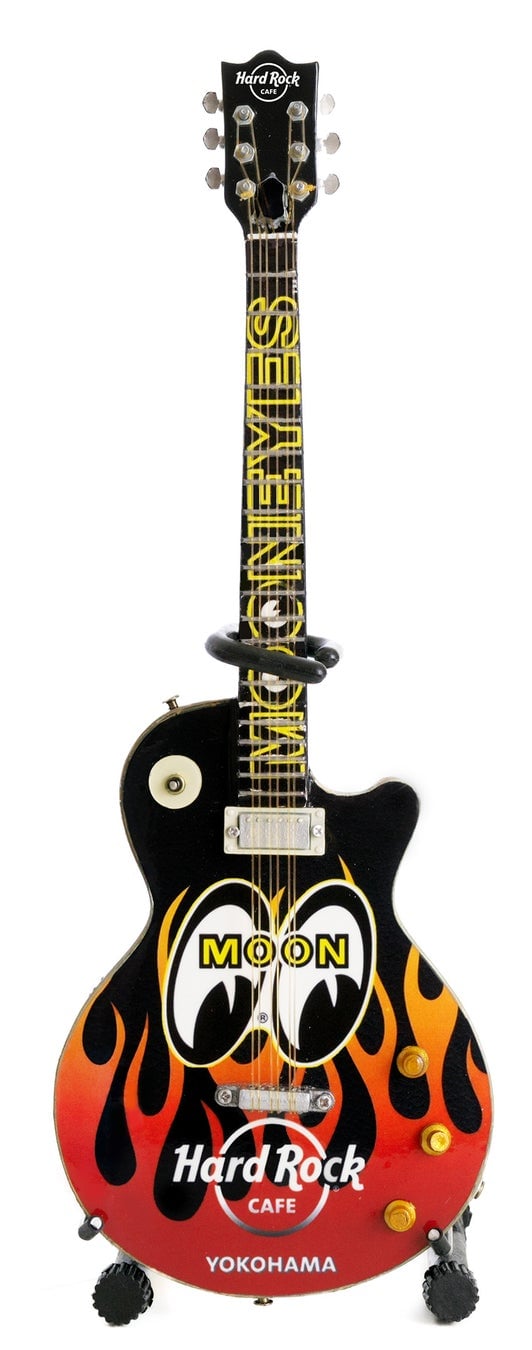 「MOONEYES」×Hard Rock CAFE Yokohama MINI GUITAR」<FRONT> ¥4,950 (tax included)