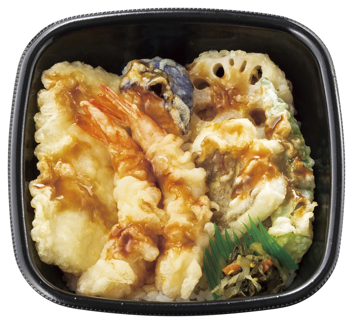 Shrimp (2 pieces), squid, flounder, and three kinds of vegetables seafood tempura donburi — ¥630 (tax included ¥680)