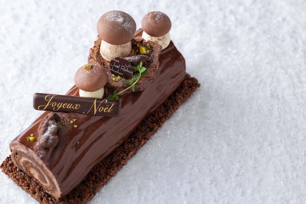 Joel Robuchon's Christmas Cakes: New Releases in Tokyo from ¥5,200 December 19