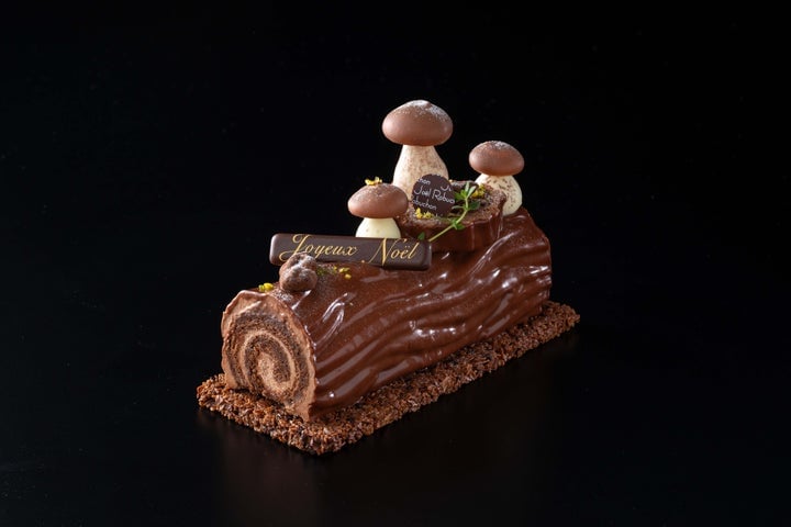 Joel Robuchon's Christmas Cakes: New Releases in Tokyo from ¥5,200 December 19