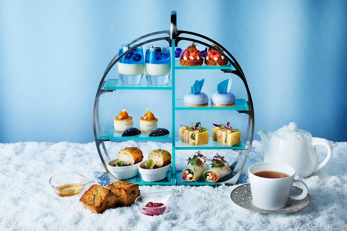 Limited-Quantity Christmas Cake Collection at JW Marriott Hotel Nara
