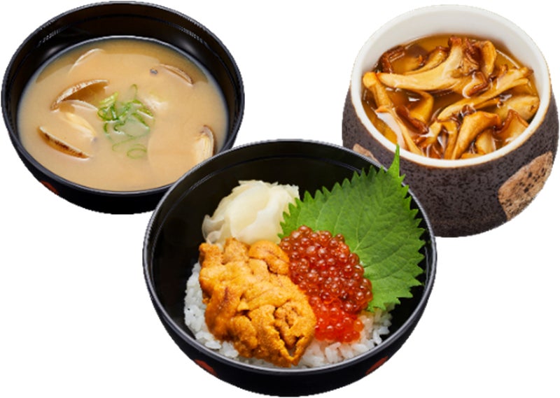 Gochisou Zeppin Uni Ika no Koshidon Set — ¥1,264 (tax included ¥1,390). This set includes the rich sea urchin and ikura bowl, along with clam miso soup and chawanmushi with maitake mushrooms and bonito dashi sauce. It offers a satisfying combination of ocean flavors and autumn tastes. Note: The clam miso soup may be red miso depending on the region, and the chawanmushi contains shrimp as an ingredient.