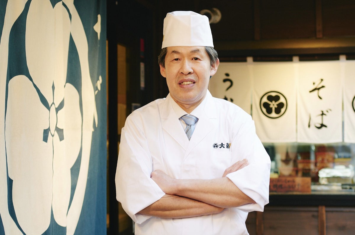 The store manager of Unagi Washoku Daikoku Kawagoe Kashiya Yokocho, Mr. Kazuya Matsuzaki (with about 40 years of experience, affectionately called 'Matsu-san' during the tour).