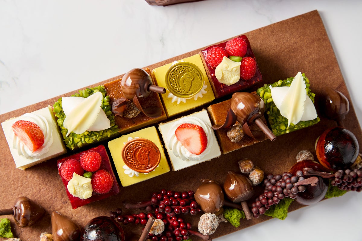 Only 10: Keio Plaza Hotel’s La Poste du La Foret Christmas Cake, Tokyo October 1