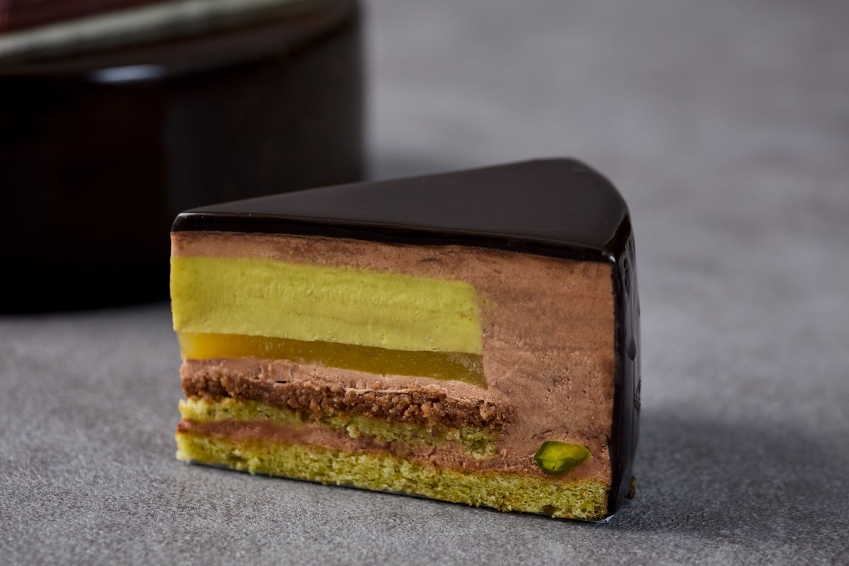 Only 10: Keio Plaza Hotel’s La Poste du La Foret Christmas Cake, Tokyo October 1