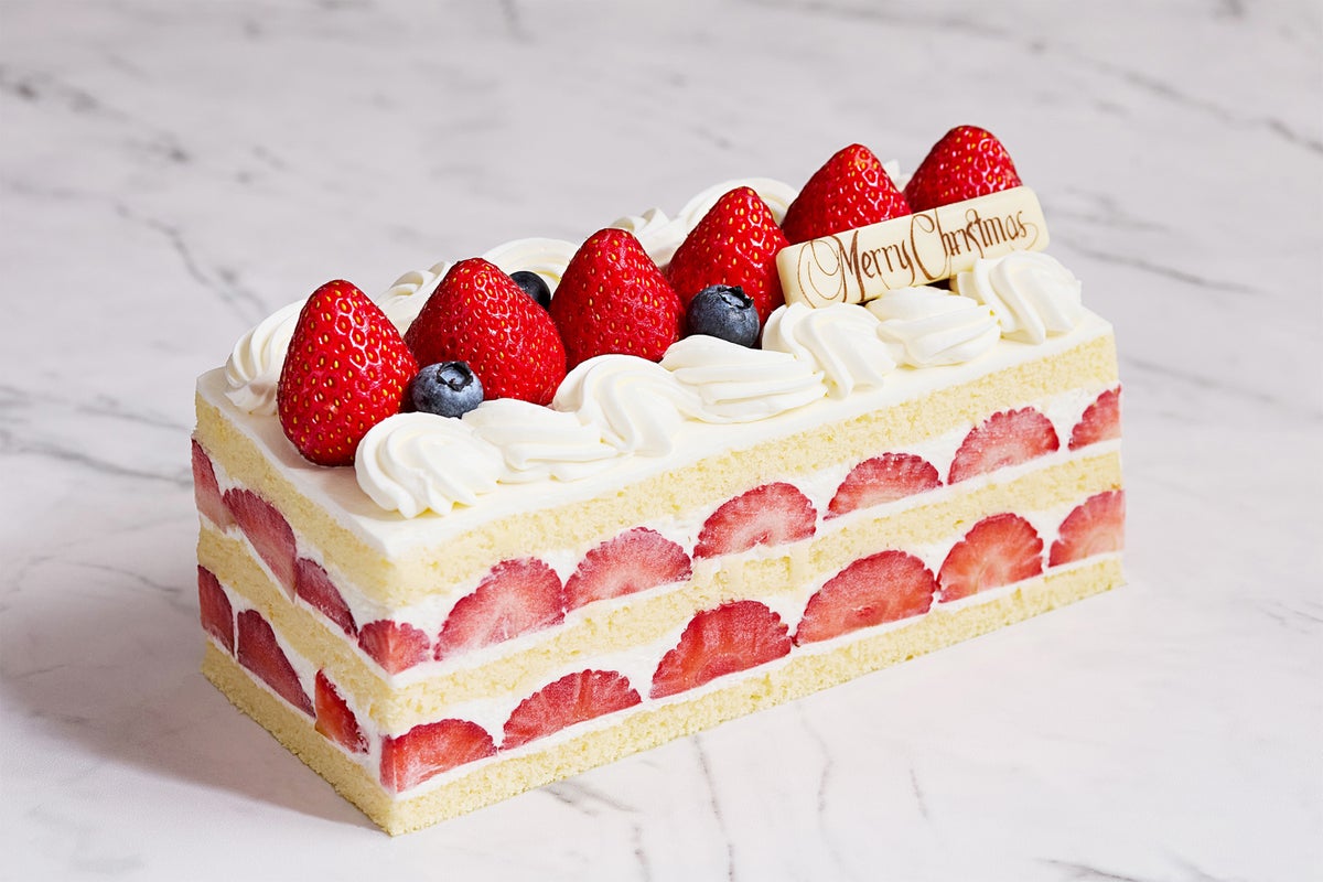 Size: 18cm x 9cm / ¥8,000 (tax included) Size: 9cm x 9cm / ¥4,700 (tax included) Made with high-quality domestic strawberries, carefully selected domestic wheat, and Nagoya Cochin eggs, this limited-edition premium shortcake is crafted with utmost attention by Senior Grand Patissier Akiyama. It is highly praised for its smooth fresh cream and refined sweetness, with repeat customers saying, 'The cream and sponge balance well,' and 'I’ve been ordering it every year,' now in its fifth year.
