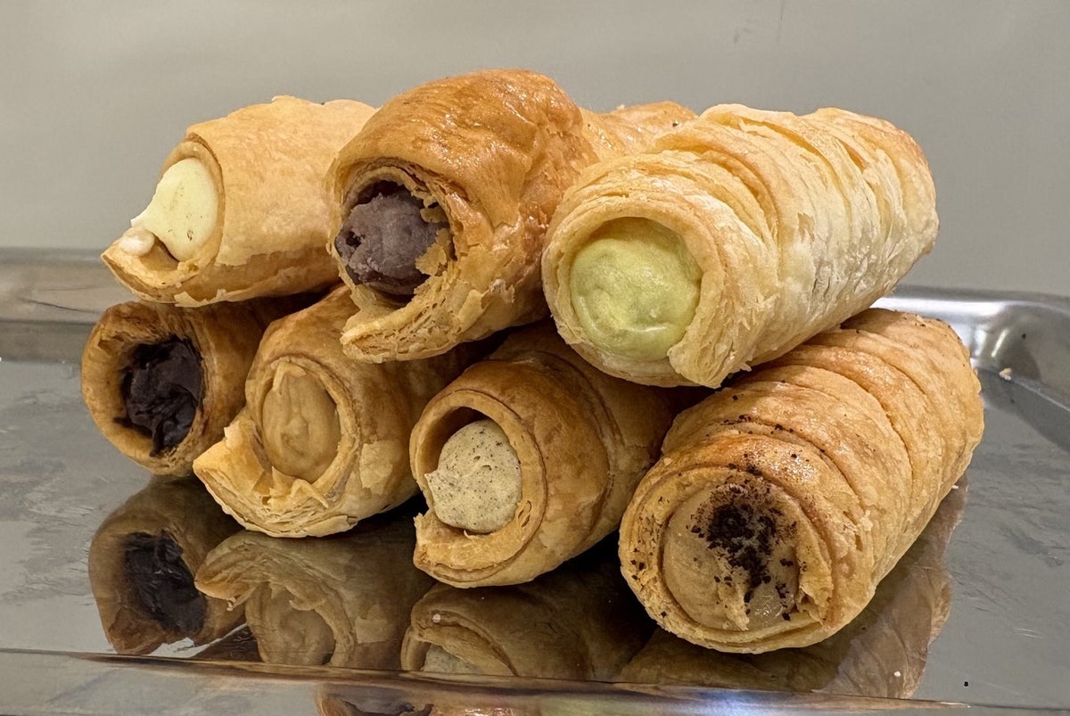 Yamagata 'Beau Champ de Blé' A popular boulangerie outside Yamagata city with a nationwide fan base. The 'Piecorn' uses French fermented butter and is filled with crispy puff pastry, with a crunchy texture that remains even after some time. Piecorn (1 piece) ¥432 (tax included)