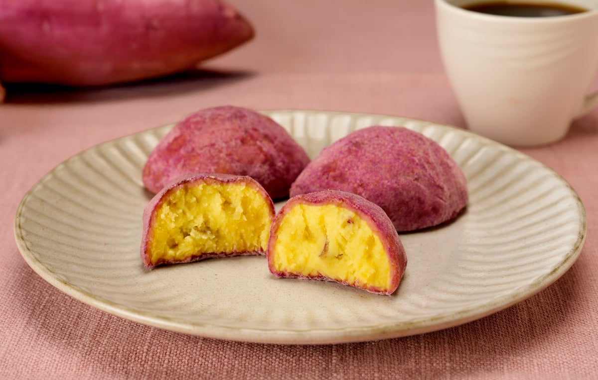 Starting October 1st (Thursday): 'Roasted Sweet Potato' for ¥237 (tax included) each.