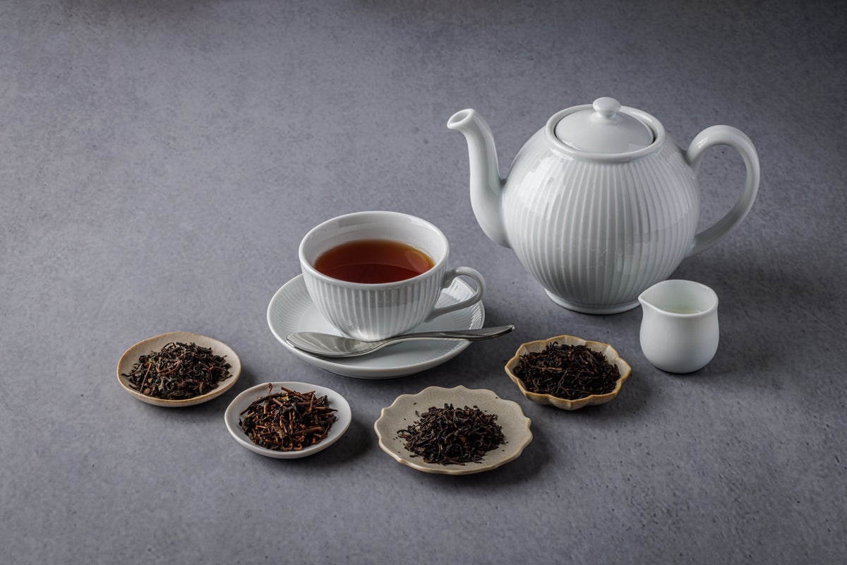 Spreading the deliciousness of sweets with four types of original Japanese red tea