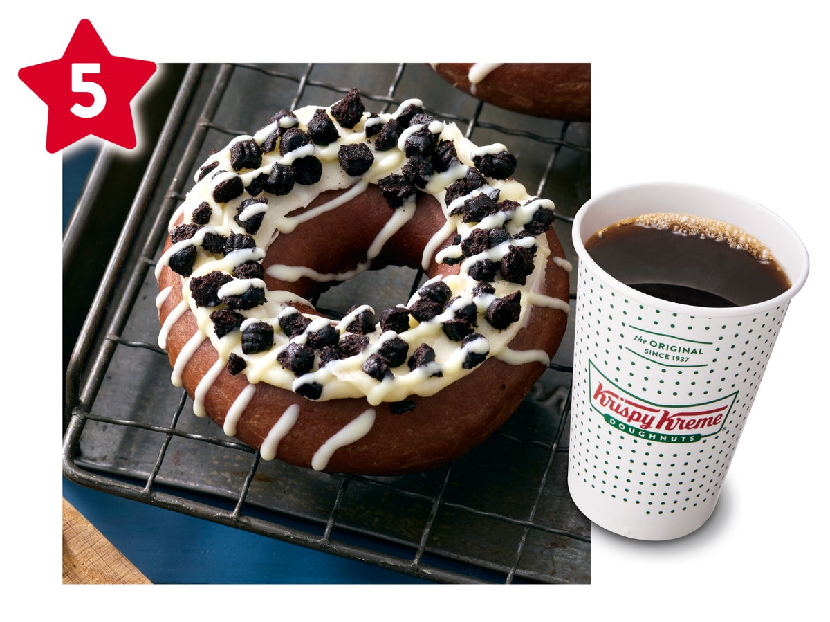 Cookie & Cream Chocolate and Americano: The bright, clear bitterness of the Americano beautifully enhances the rich flavor of the donut.