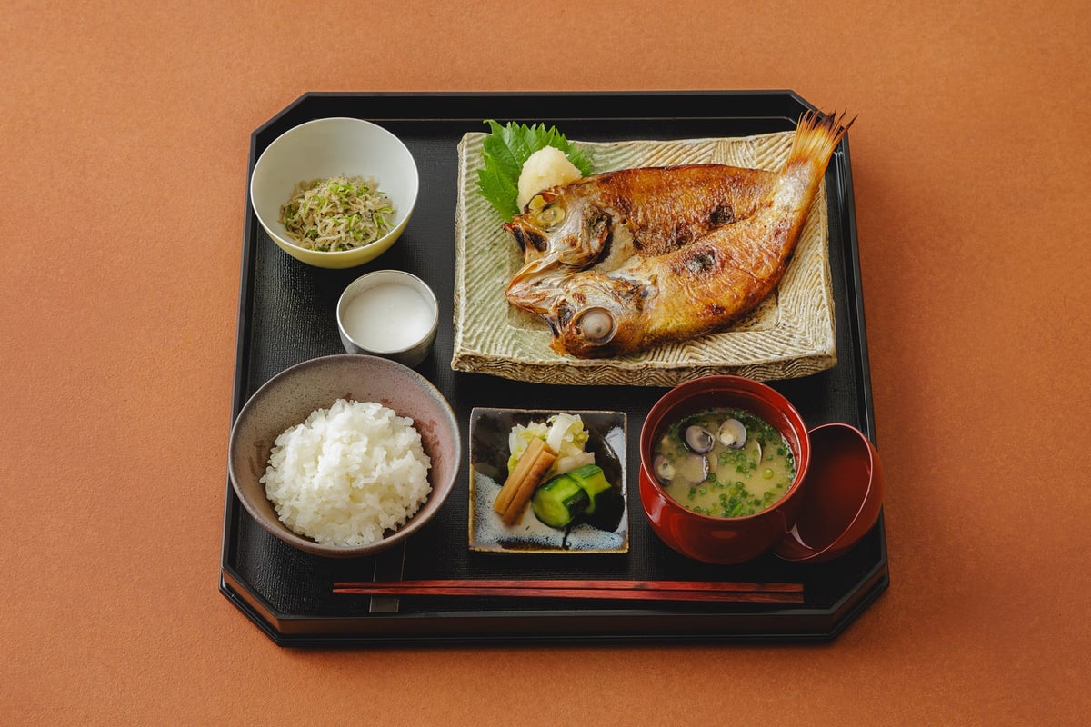 Special sets using fish like nodoguro, available by reservation only.