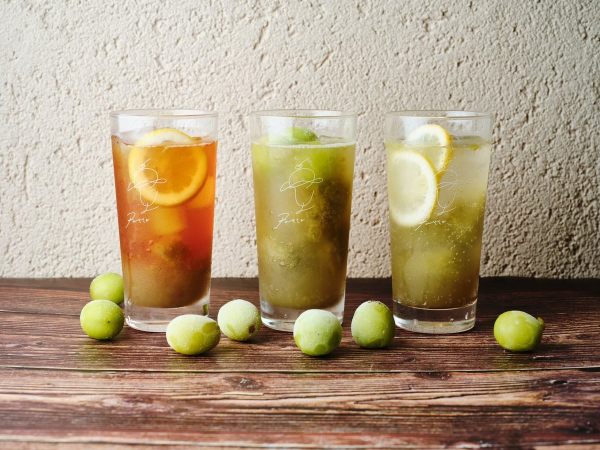 Since it contains no additives, it is not a vivid yellow-green color.