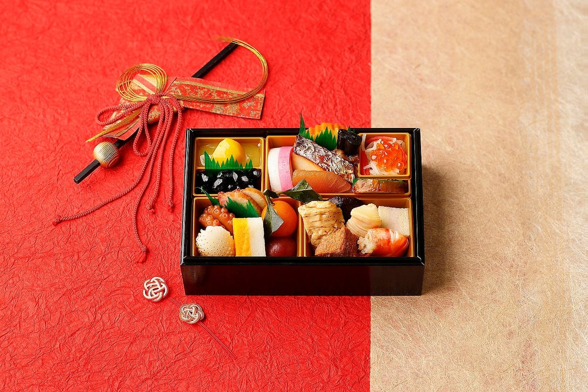 Nadaman Launches 2027 Osechi with New Suz 2-Person Set at ¥16,200