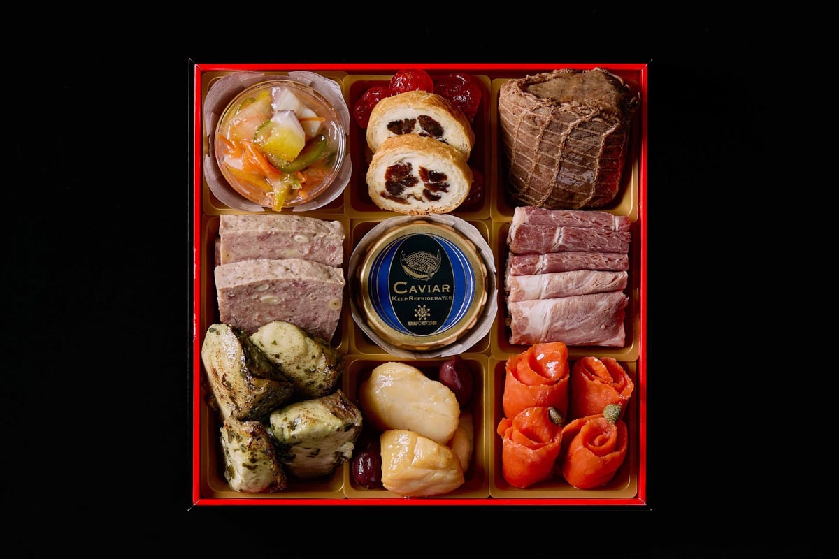 Premium Osechi/Western Cuisine — ¥22,000 (tax included)