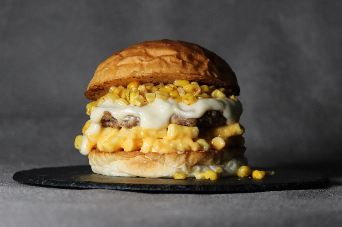 Essensa Sapporo's Corn Gratin Cheese Burger - ¥1,458 (tax included), limited to 80 pieces daily