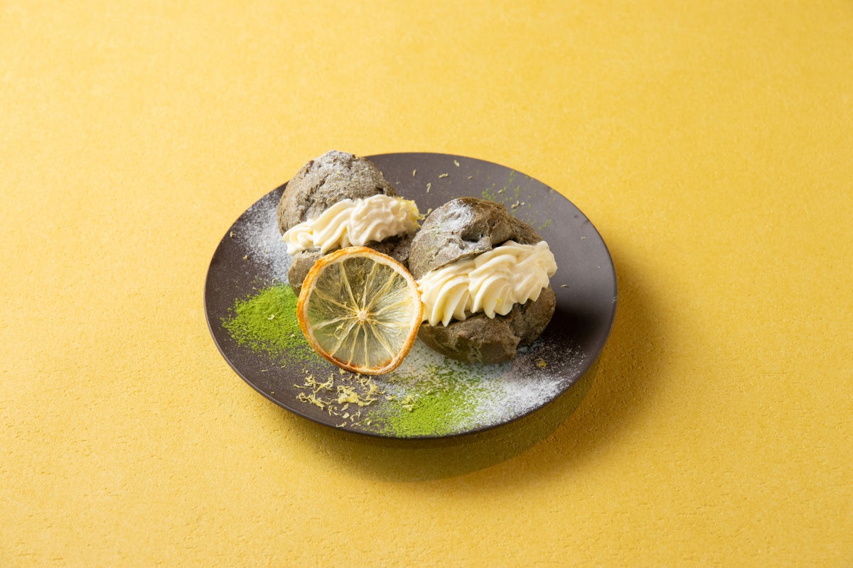 Asuka Lemon Custard Cream Puff ¥1,000 (tax included)